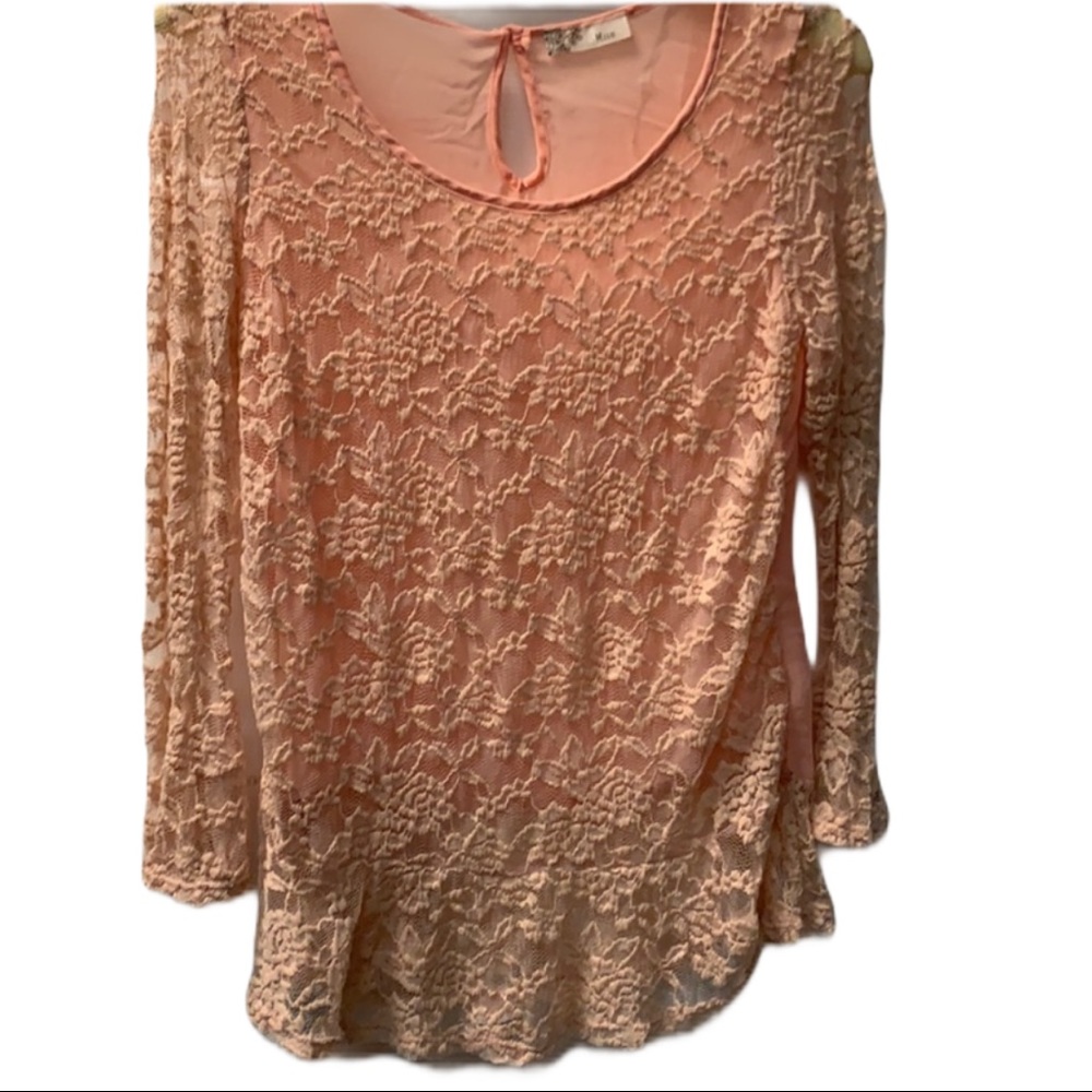 Peach lace top stretchy bell sleeve S